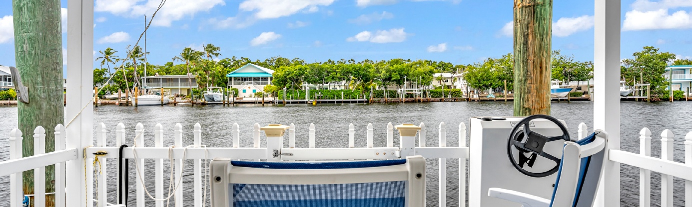 Aqua Lodge Deck Over Looking Cove